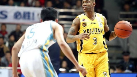 王哲林复出史密斯狂砍45分 福建主场大胜北控完成双杀