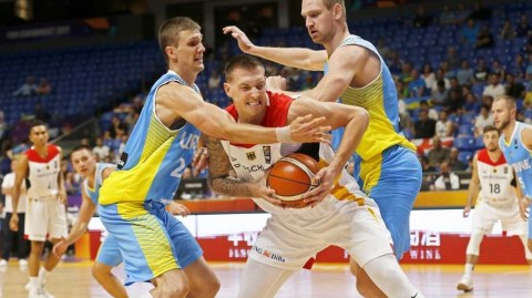 特拉维夫战车启动：德国男篮后诺天王时代迎首胜，施罗德狂砍32分击退乌克兰