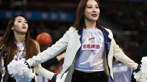 京城隆冬热舞与绝杀激情：首钢险胜八一的夜晚