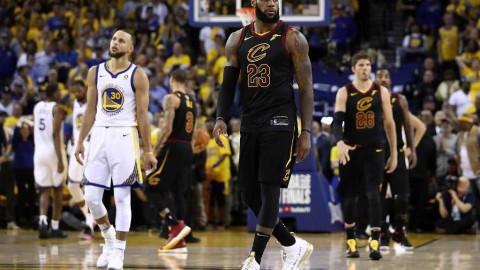 骑士118-111勇士：斯特鲁斯6记三分+哈登致命抛投