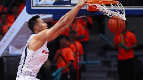 粤深德比加时鏖战 阿联六犯离场斯隆率队豪取16连胜