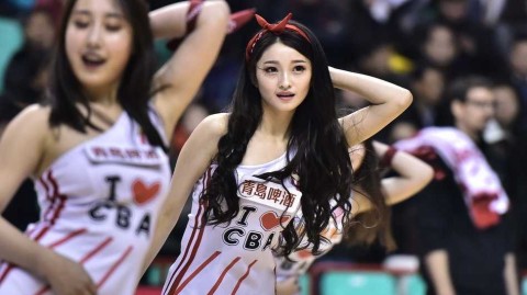 东北德比燃情本溪 辽宁篮球宝贝热舞点燃赛场