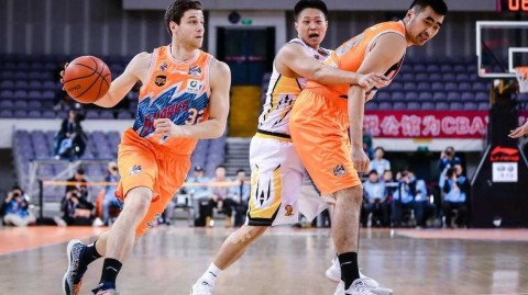 京城双加时险演逆转好戏 北控主场击退上海滩豪强