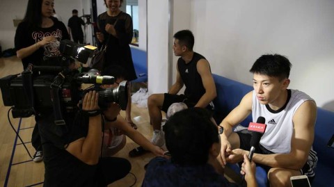 北京首钢重建启航，新援首秀获赞“球商高”