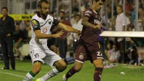 南部德比1-1平局收场