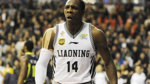 绝地反击之魂：周鹏底角三分射落辽宁主场狂欢