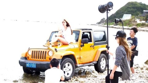 海风见证蜕变，陈露镜头前的明媚与坚韧