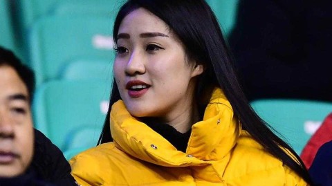 辽宁男篮最美女球迷现场助阵