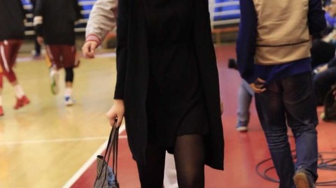 雅戈尔体育馆的铁军红颜：一位八一女球迷和她的专属座位