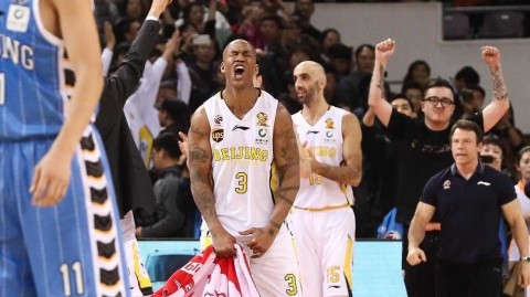 京城德比烽烟起 马布里六犯离场北控险胜首钢