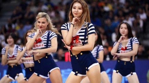 赛场边的秘密花园：探秘啦啦宝贝那抹不为人知的灵动印记