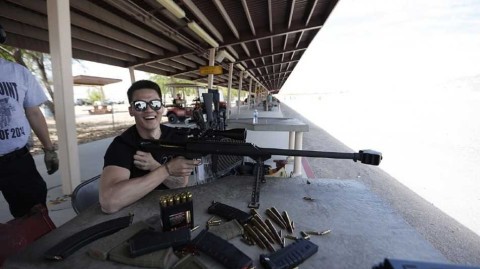 篮球场下的“神射手”：朱芳雨美国靶场初体验