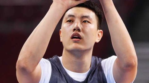 伤愈复出带伤请战 翟晓川全勤训练备战辽篮