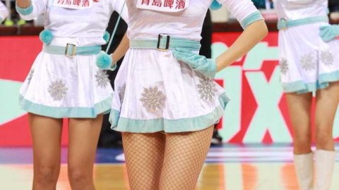 广东德比激战正酣，篮球宝贝热舞点燃深圳赛场