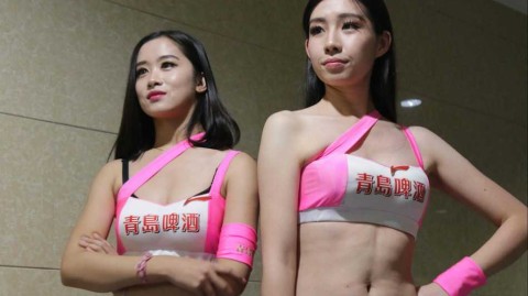 吉林拉拉队主场惊艳绽放 霸气柔美助力东北虎