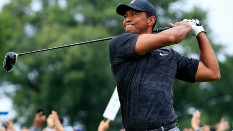 猛虎苏醒！伍兹BMW锦标赛第三轮狂飙六十六杆