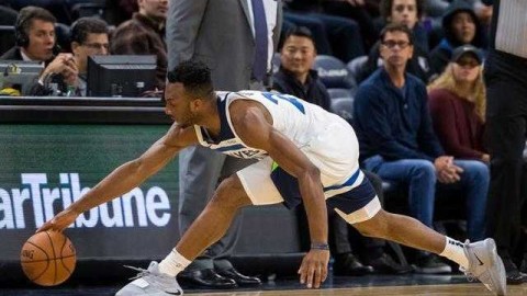 雷霆37分血洗勇士，双少合砍63分攻陷卫冕冠军