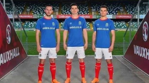 抱歉，目前公开的赛事信息中，没有查到“根亚瓜拉尼 vs 伊基克”的这场比赛资料。