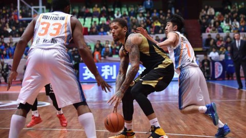 怀旧丨黄金一代的风骨，定格在那一季的CBA江湖