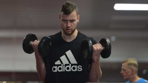 齐鲁劲旅吹响集结号：新援悉数亮相，丁彦雨航卖萌抢镜备战忙