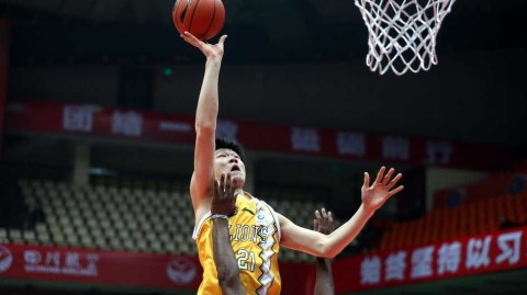 四川男篮主场爆冷掀翻领头羊 富兰克林率队斩获赛季首个两连胜