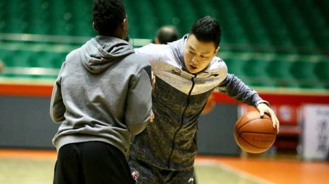 天山雄鹰蓄势待发：可兰白克领衔新疆男篮赛前冲刺，剑指泉城关键一役