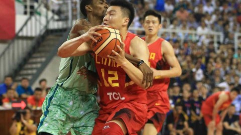 宫鲁鸣麾下的男篮锋线群：那些年的拼抢与荣耀