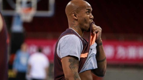 铁血首钢的季后赛前夜：伤病与信念在五棵松交织