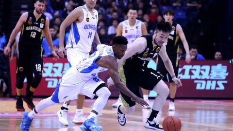 齐鲁德比丁神狂砍四十一分 山东客场大胜青岛完成复仇