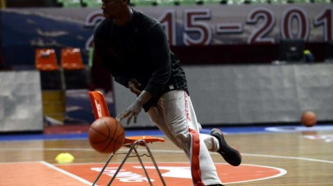 总决赛前的蜀中趣事：老友艾伦探班，邓特蒙扭扭车抢镜