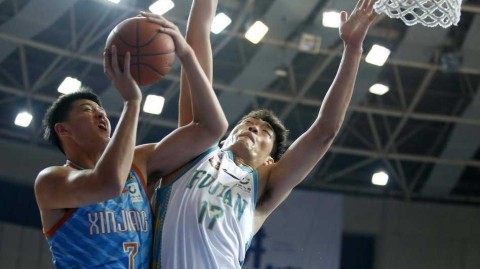 单外援鏖战福建主场掀翻新疆，拉斯·史密斯58分演得分盛宴