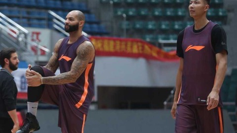 铁血柔情广东魂：赛前训练场上的坚守与传承