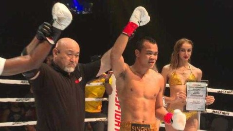 世纪大战再现争议判罚：一龙点数险胜播求终结不败纪录