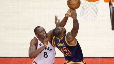 詹姆斯空砍准三双独行侠拒连败 弗拉格45分再创神迹