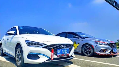 哈德斯菲尔德1-1绝平雷丁：代帅首秀上演读秒救赎