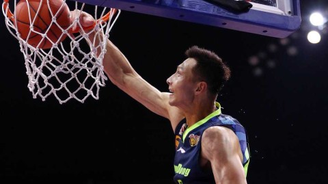 广东宏远时隔四年重返总决赛 易建联霸气两双率队晋级