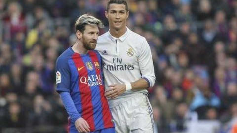 标题（26字）：C罗双响率利雅得胜利大胜 梅西破门迈阿密战平