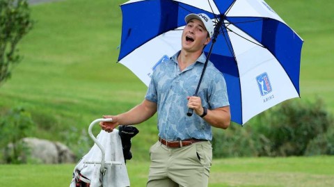 桂林山水间中外高尔夫高手挥杆竞技 美国选手萨克森勇夺四冠王