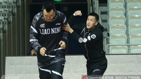 辽篮训练场欢乐多：郭少“挑衅”大韩后狂奔，哈神苦练备战沪上强敌