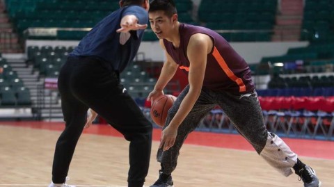 京城钢铁意志传承 方硕领军首钢静候粤京大战