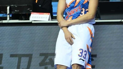 上海男篮主场激战胜福建，取关键三连胜