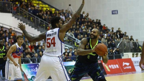 季前赛彬县站群雄逐鹿，广东天津上演巅峰对决