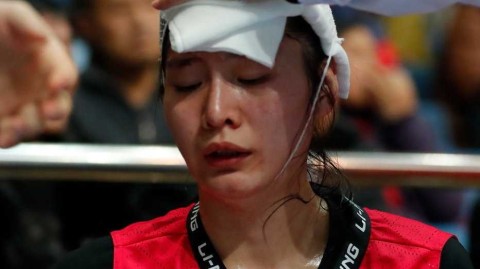 赛场铁血玫瑰：山西女篮郭子瑄头部重创血流满面仍昂首离场