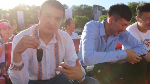 冠军荣耀铭刻天山：回看新疆男篮那年豪车授勋与热血征途