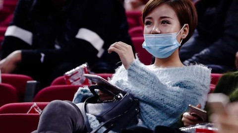 温情陪伴成就京城经典 方硕女友场边见证首钢逆转