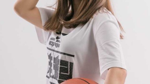 金强篮球宝贝靓丽写真 战靴闪耀助威蜀中健儿