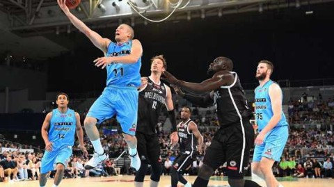 澳洲NBL战报：墨尔本加时惜败，珀斯险胜阿德莱德，新西兰破坏者双杀对手