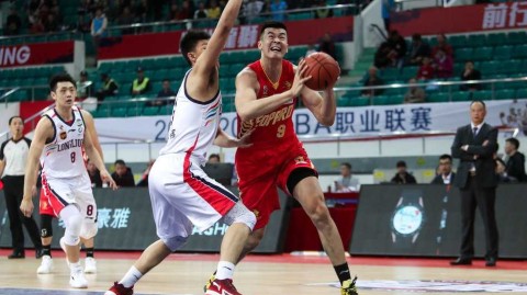 CBA同省德比烽火再燃，深圳加时苦战力克广州豪取六连胜