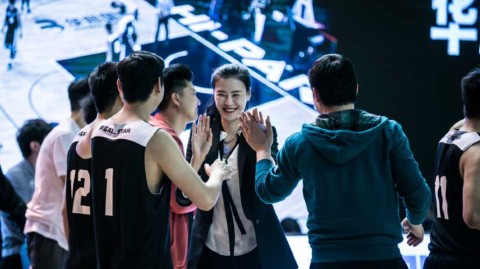 女篮颜值担当许诺的跨界人生：从国家队中锋到综艺女神