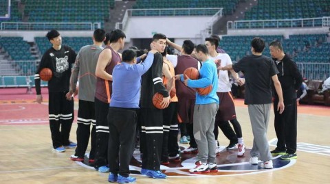 天山飞虎的冲冠序章：回望新疆男篮二零一六寒冬里的热血备战